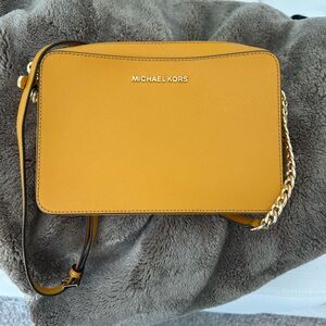 Michael Kors Jet Set in Marigold